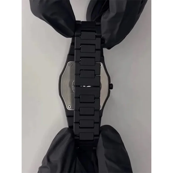 Black Aura Quartz Analog Watch for Men –  Cash on Delivery